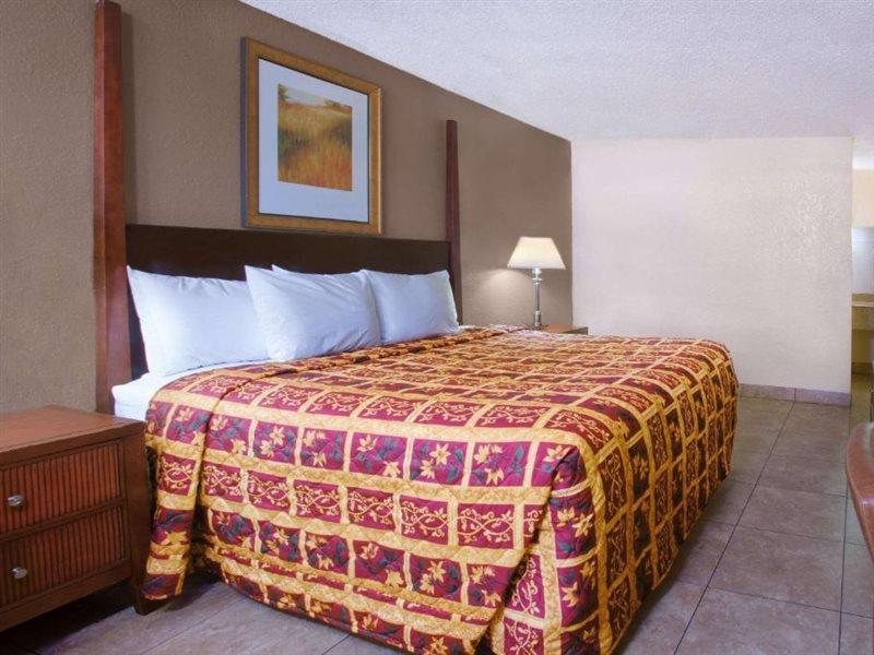 Knights Inn Orlando Oak Ridge Bagian luar foto